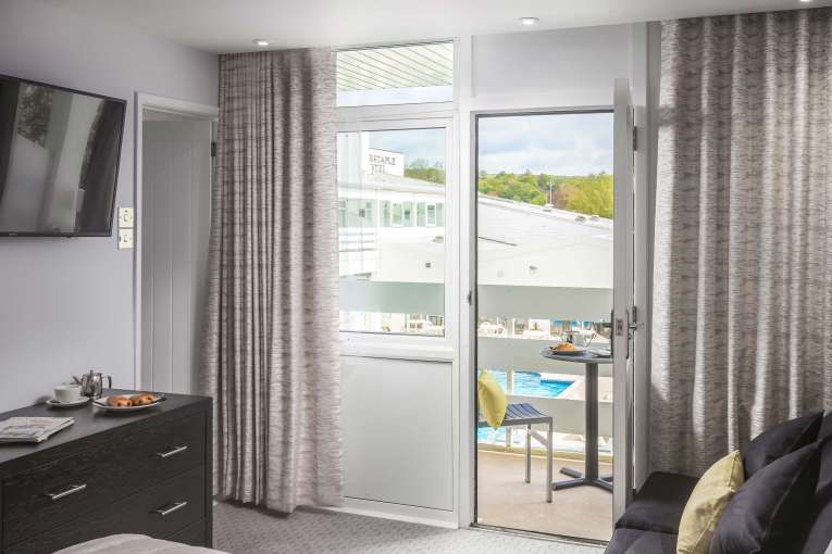 Barnstaple Hotel Pool View Accommodation with Breakfast on Balcony